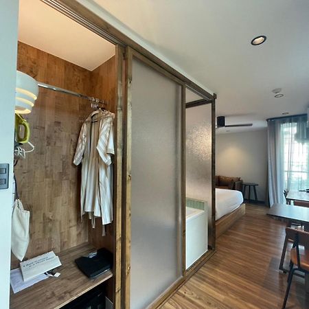 Karaarom Hotel Банкок Екстериор снимка