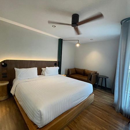 Karaarom Hotel Банкок Екстериор снимка