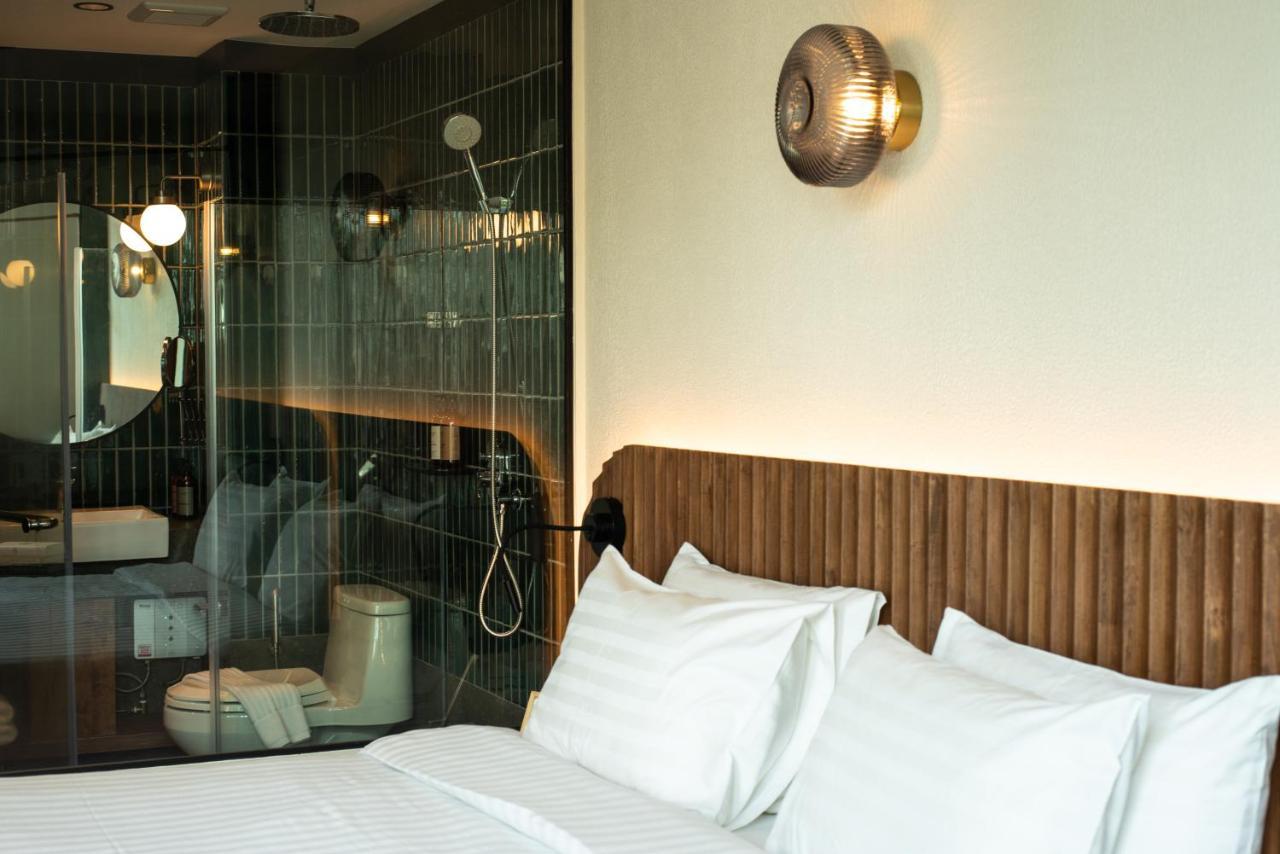 Karaarom Hotel Банкок Екстериор снимка