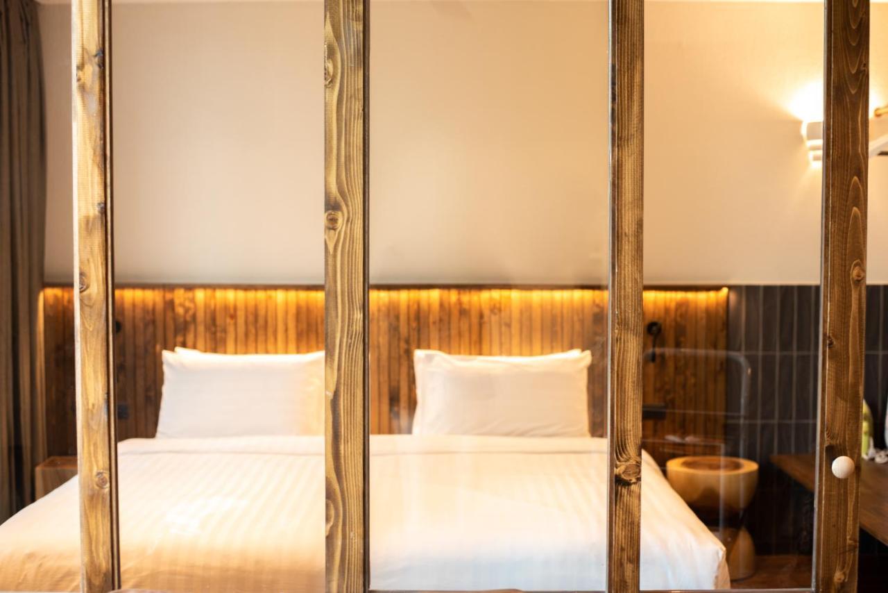 Karaarom Hotel Банкок Екстериор снимка