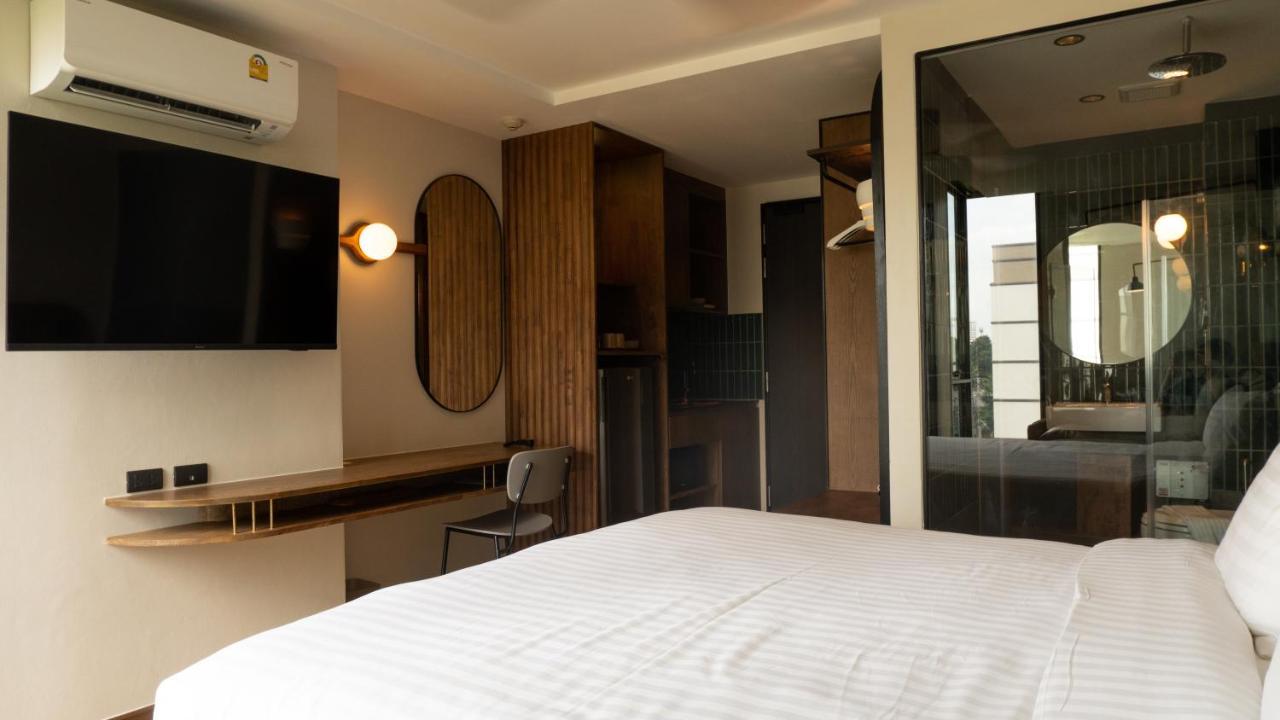 Karaarom Hotel Банкок Екстериор снимка