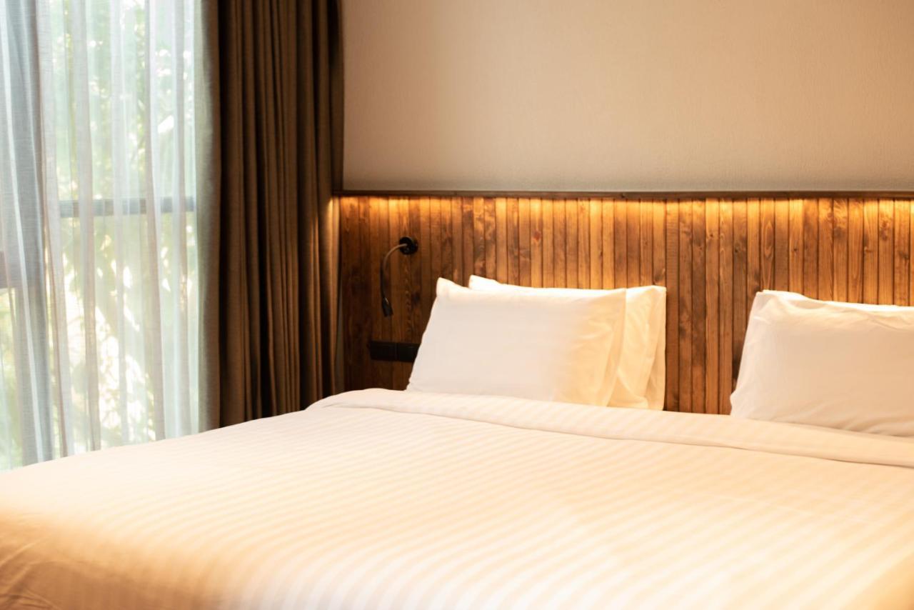 Karaarom Hotel Банкок Екстериор снимка