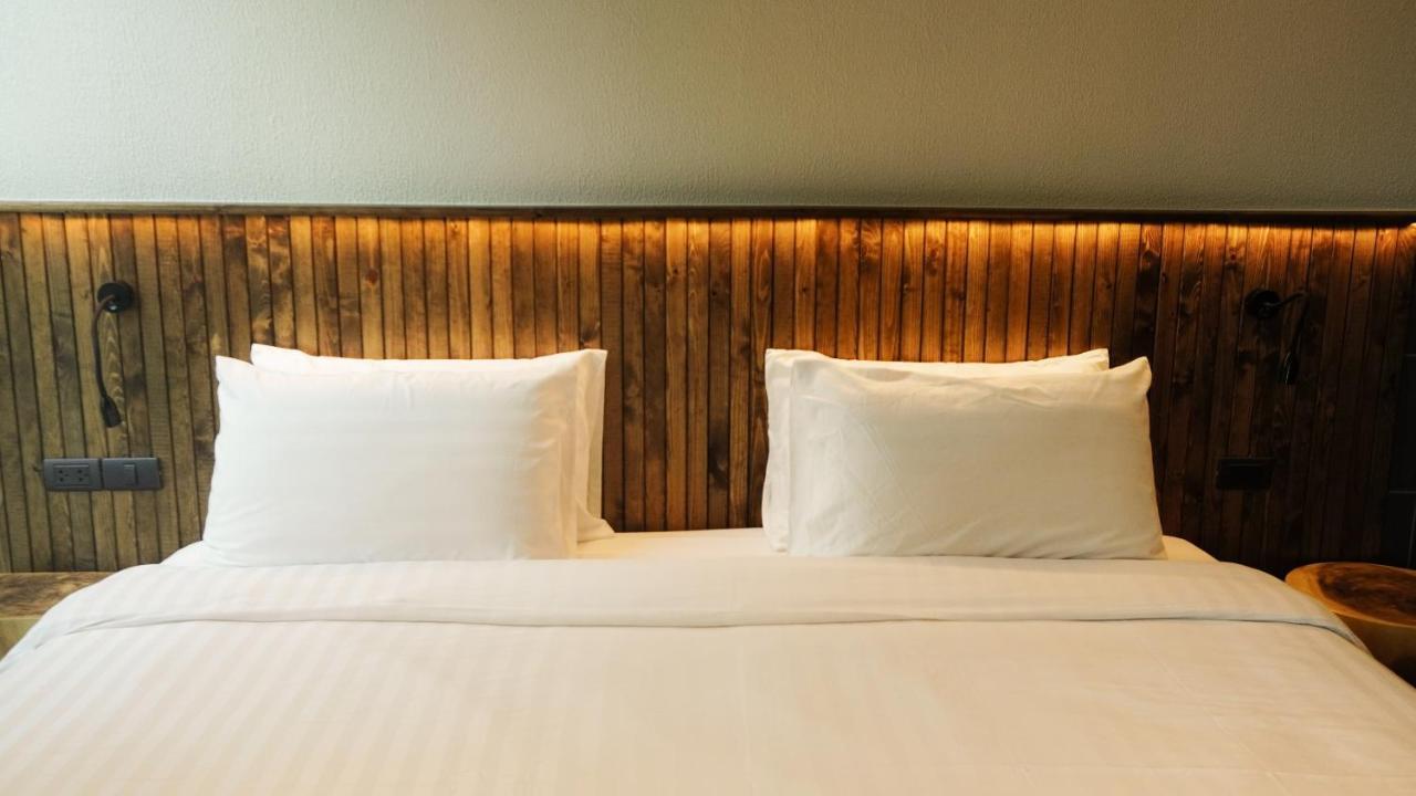 Karaarom Hotel Банкок Екстериор снимка