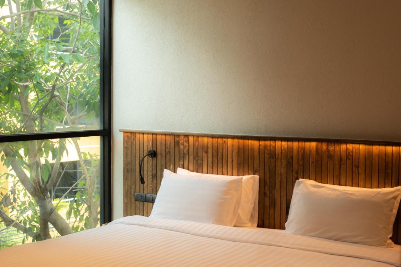 Karaarom Hotel Банкок Екстериор снимка