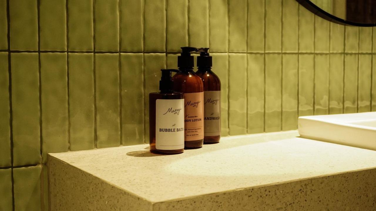 Karaarom Hotel Банкок Екстериор снимка
