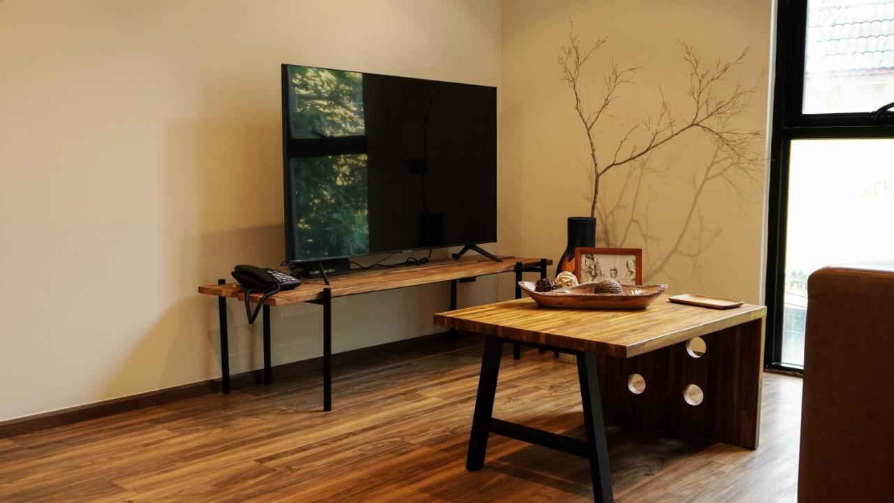 Karaarom Hotel Банкок Екстериор снимка