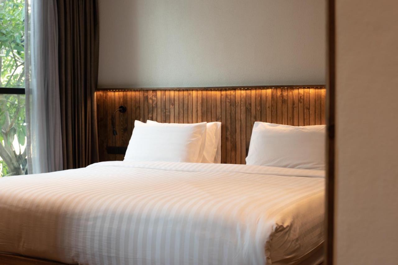 Karaarom Hotel Банкок Екстериор снимка