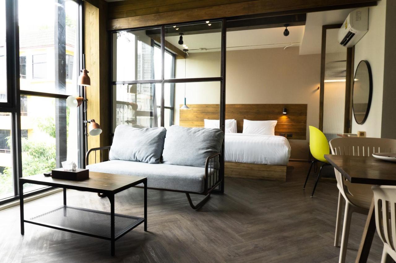 Karaarom Hotel Банкок Екстериор снимка