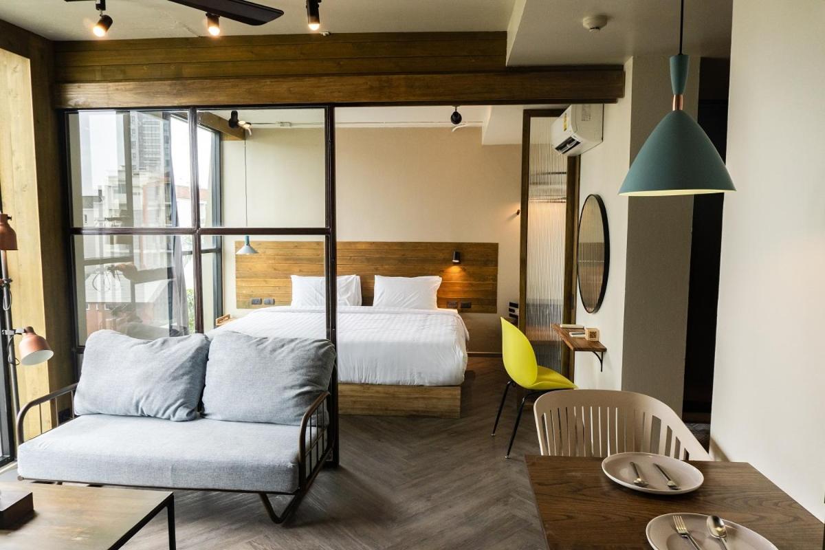 Karaarom Hotel Банкок Екстериор снимка