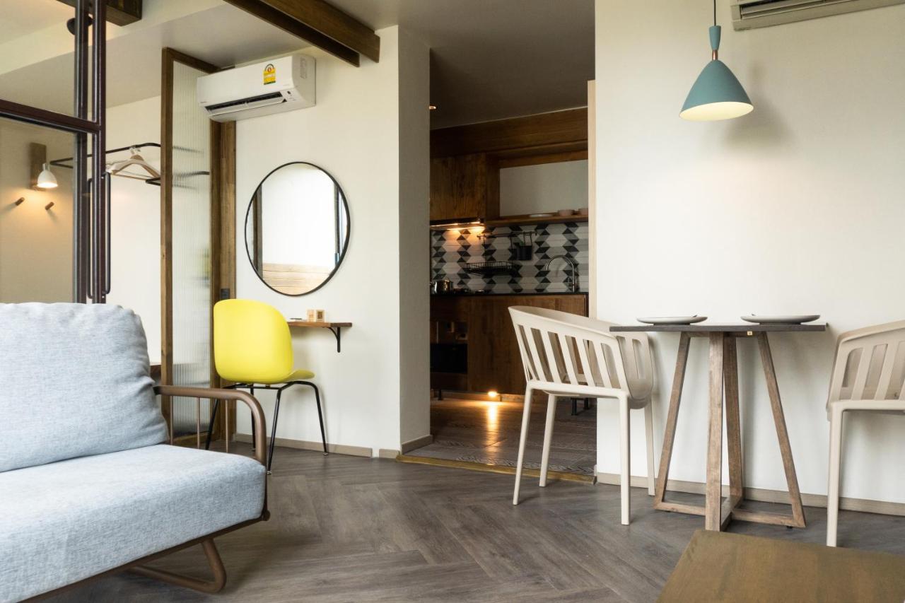 Karaarom Hotel Банкок Екстериор снимка