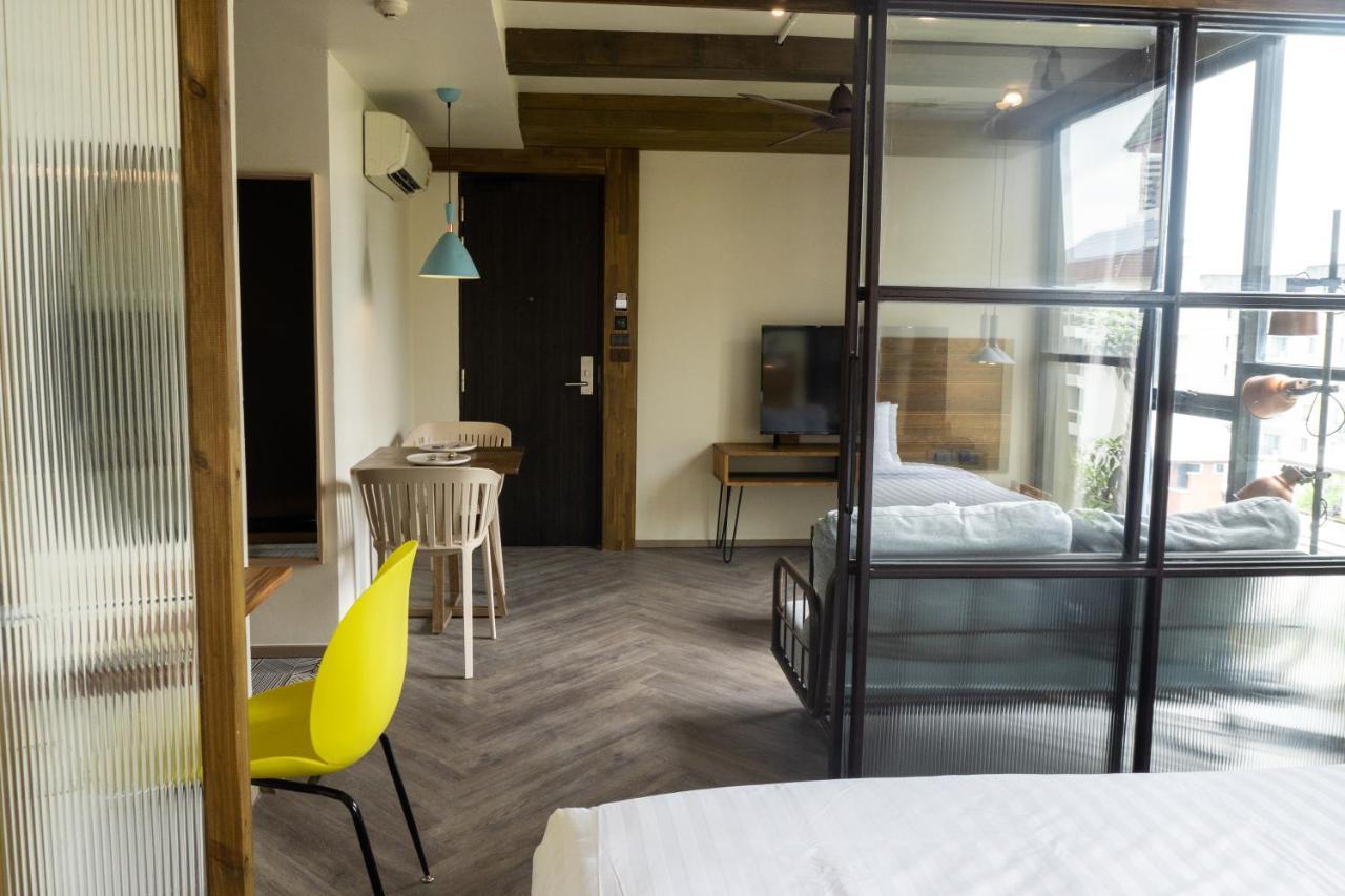 Karaarom Hotel Банкок Екстериор снимка