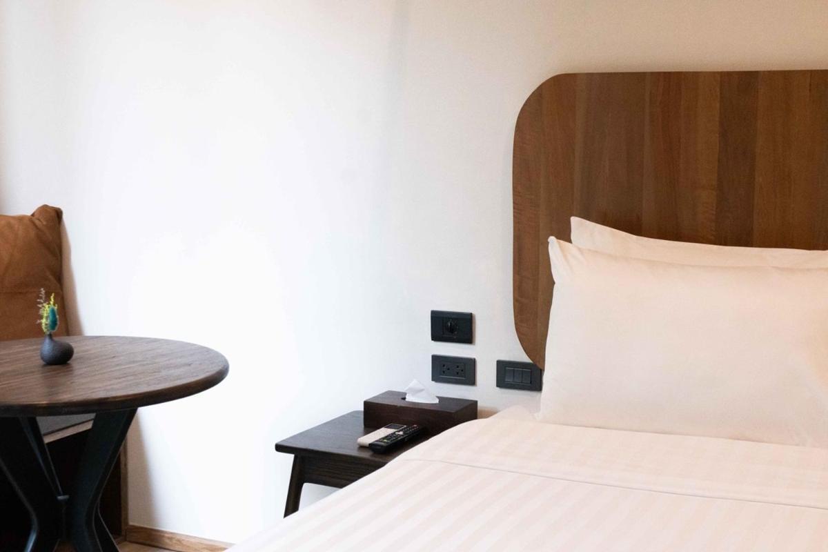 Karaarom Hotel Банкок Екстериор снимка