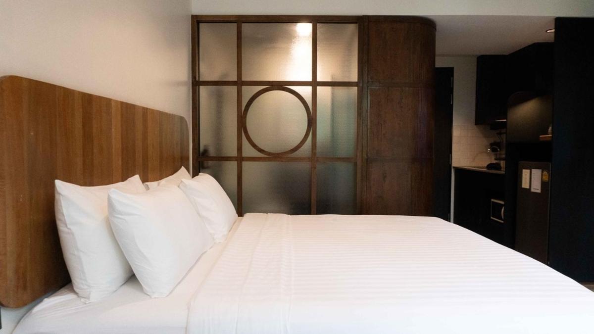 Karaarom Hotel Банкок Екстериор снимка