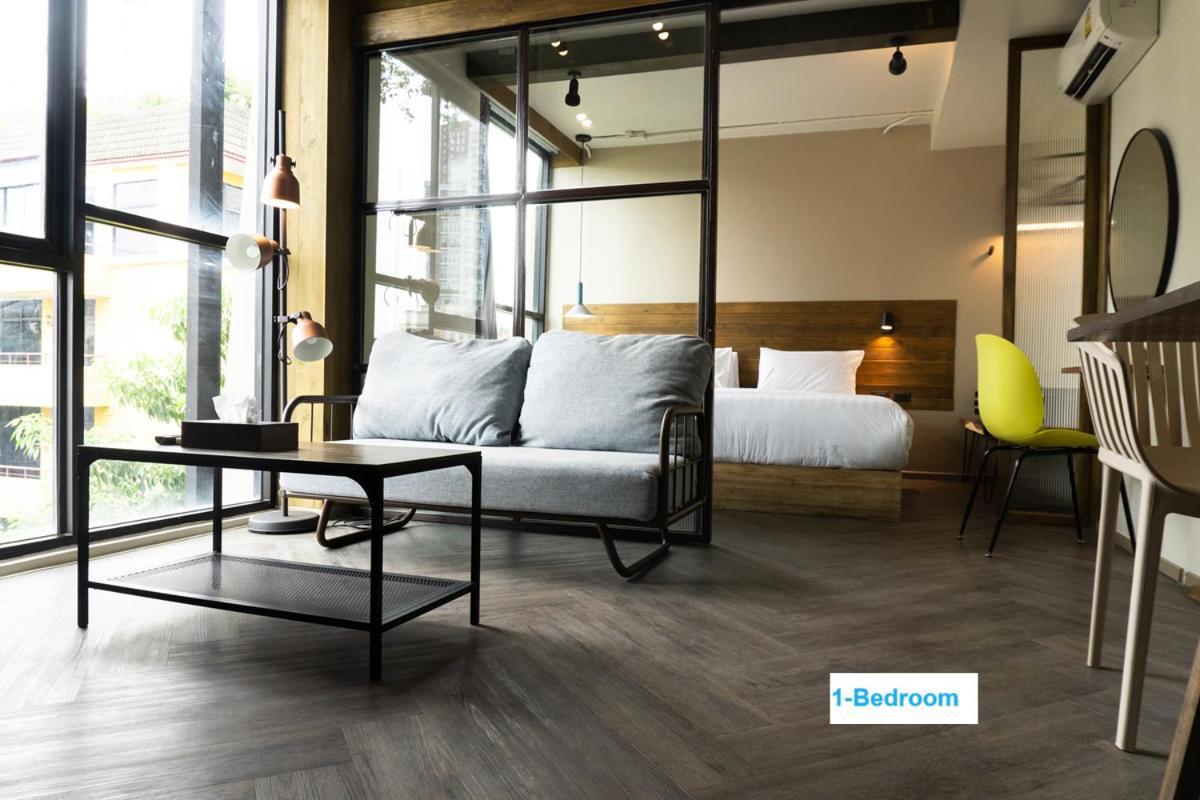 Karaarom Hotel Банкок Екстериор снимка